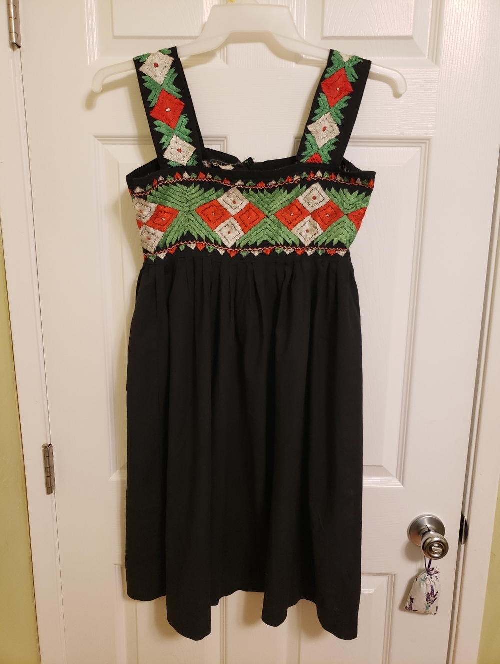 Vintage Capwell's cotton embroidered sundress, Size Small or XSmall